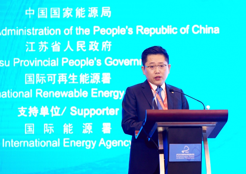 “如何加快转型,创新发展,是能源企业共同面对的时代命题。” 10月18日下午,在2018“一带一路”能源部长会议暨国际能源变革论坛上,协鑫集团副董事长朱钰峰在“创新驱动能源创新”的对话中提出,终端用户能源系统将成为未来增长最快的市场