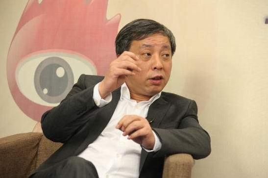 原标题:精准掌控时机的商人,他初中没毕业却创造35亿资产 在经济发展快速的今天,上海作为“东方明珠”,是国内外公认的国际化大都市。但是在几十年前的上海,这里依旧百废待兴