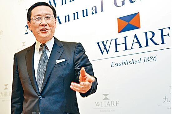 原标题：哥哥分上千亿资产，她却只得8亿，如今靠奢侈品生意年收入过百亿            中国自古以来就有重男轻女的思想，这种思想在富豪家族的分家中尤为明显。刘銮雄分了上百亿的资产给大儿子，却只分了几个亿给大女儿