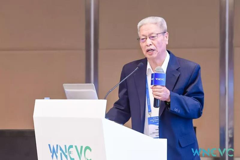 世界新能源汽車大會（WNEVC）于2019年7月1-3日在海南博鰲隆重召開。大會著眼于全球汽車產(chǎn)業(yè)的轉(zhuǎn)型升級和生態(tài)環(huán)境的持續(xù)改善，通過聚集全球?qū)＜抑腔酆彤a(chǎn)業(yè)精英，共同交流探討新能源汽車在技術(shù)創(chuàng)新、產(chǎn)業(yè)創(chuàng)新、政策創(chuàng)新、市場模式創(chuàng)新等領(lǐng)域的成功經(jīng)驗(yàn)與發(fā)展趨勢，凝聚產(chǎn)業(yè)共識，明晰汽車產(chǎn)業(yè)轉(zhuǎn)型升級的方向，探索電動(dòng)化、智能化、共享化協(xié)同發(fā)展的有效路徑。在“氫能及燃料電池技術(shù)創(chuàng)新”的主題峰會上，中國科學(xué)院大連化學(xué)物理研究所研究員、中國工程院院士衣寶廉院士發(fā)表了演講，內(nèi)容如下。