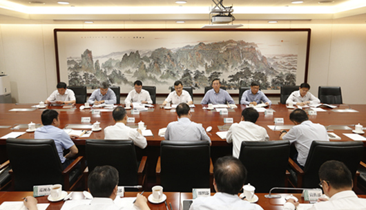 守初心、担使命，推动学习习近平新时代中国特色社会主义思想不断往深里走、往心里走、往实里走