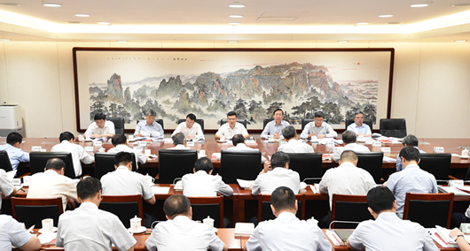 9月2日，国家电网有限公司党组理论学习中心组（扩大）进行集中学习，学习《中国共产党宣传工作条例》，以及《做到“两个维护”》等4份主题教育重要辅助材料，传达学习中央巡视工作领导小组有关会议精神。公司党组书记、董事长寇伟主持学习并讲话。公司党组副书记、总经理辛保安，公司领导班子成员参加学习。