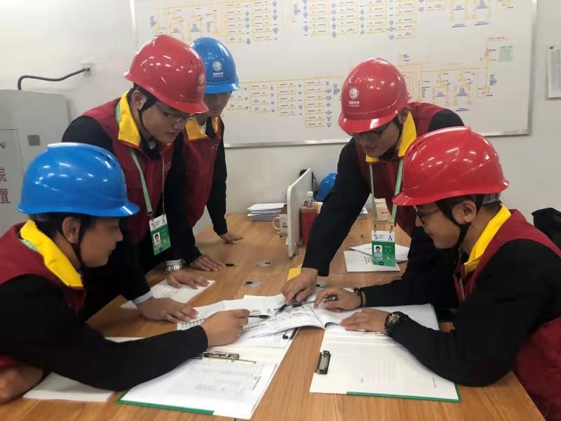 中国电力新闻网讯记者赵冉通讯员杨佳慧报道10月20日，第六届世界互联网大会在浙江乌镇开幕，全球互联网步入72小时“乌镇时间”。今年是互联网诞生50年，也是中国全功能接入国际互联网25年，以“智能互联开放合作――携手共建网络空间命运共同体”为主题的本届大会意义非凡。