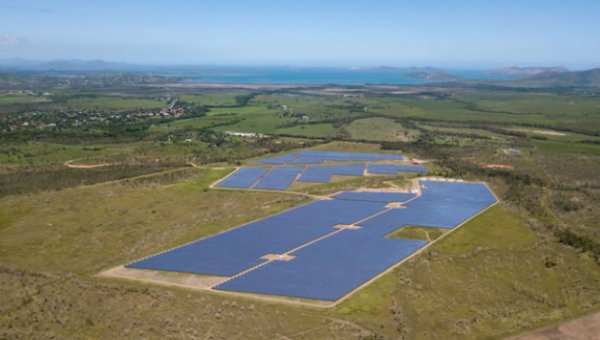 据外媒报道，法国石油和天然气生产商道达尔旗下的TotalQuadran公司在西南太平洋新喀里多尼亚部署的HélioBoulouparis太阳能发电场开通运营。