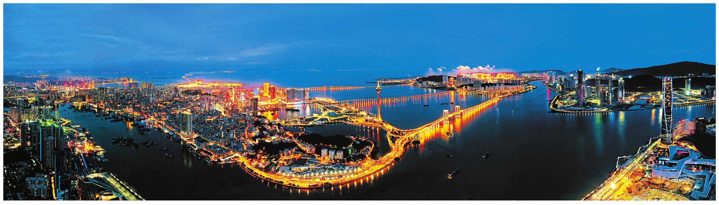 12月16~22日，澳门回归祖国20周年庆典及相关重大活动期间，南方电网公司将实施特级保供电，按照“全网保广东，广东保澳门”的原则实施，开展电网运行风险分析、运行方式安排、综合停电管理、完善三道防线等工作，并对重要设备开展特巡特维，消除隐患风险，确保万无一失完成保供电任务。图为澳门夜景。谭瑞震摄