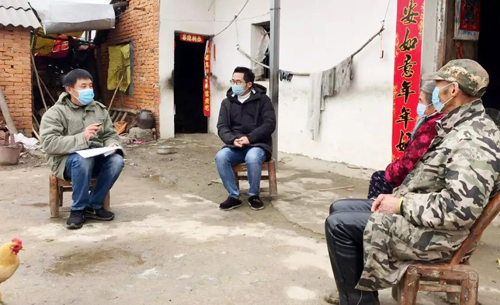 习近平总书记指出，到2020年现行标准下的农村贫困人口全部脱贫，是党中央向全国人民作出的郑重承诺，必须如期实现。为助力决战决胜脱贫攻坚，公司系统共派出驻村工作队1293支4371人次、驻村第一书记977人次，承担各级政府1952个扶贫点的帮扶任务。杨曙光、徐国义、俞京呈三位驻村第一书记，奋战在扶贫第一线，以实际行动践行初心和使命，在帮助群众防疫、脱贫方面做出了很多暖心事。