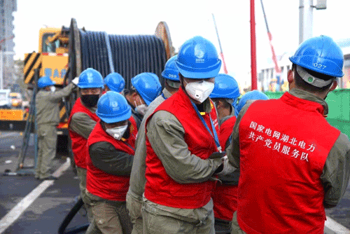 “总书记的讲话振奋人心。我们一定牢记嘱托、不辱使命。”连日来，习近平总书记在湖北省考察新冠肺炎疫情防控工作时的重要讲话精神，让公司广大干部员工深受振奋鼓舞。在抗疫保供电斗争第一线，国网湖北电力干部职工认真学习领会习近平总书记重要讲话精神，纷纷表示一定要再接再厉、善作善成，为早日打赢湖北保卫战、武汉保卫战提供坚强电力保障。