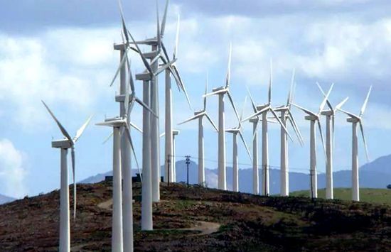 欧联网7月2日电，据希腊欧联通讯社报道，希腊环境与能源部建议不要在基克拉泽斯和多德卡尼斯群岛建设风能项目，称这将造成永久的环境破坏。
